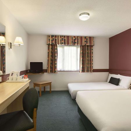 Days Inn Bradford M62 Esterno foto