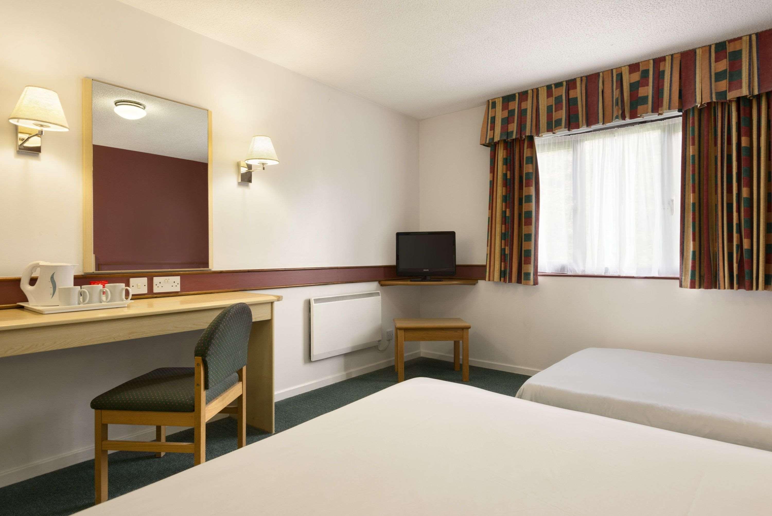 Days Inn Bradford M62 Esterno foto