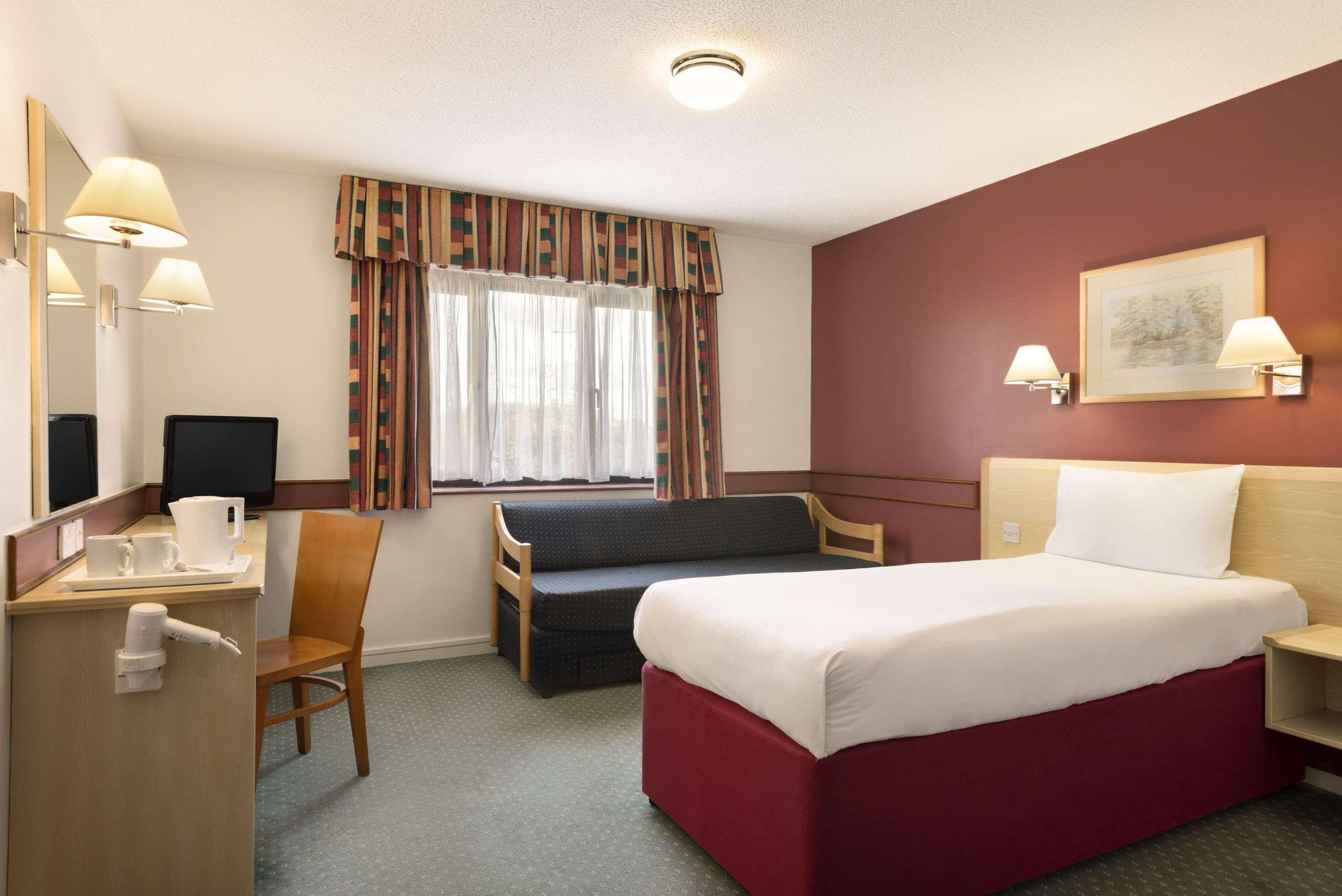 Days Inn Bradford M62 Esterno foto