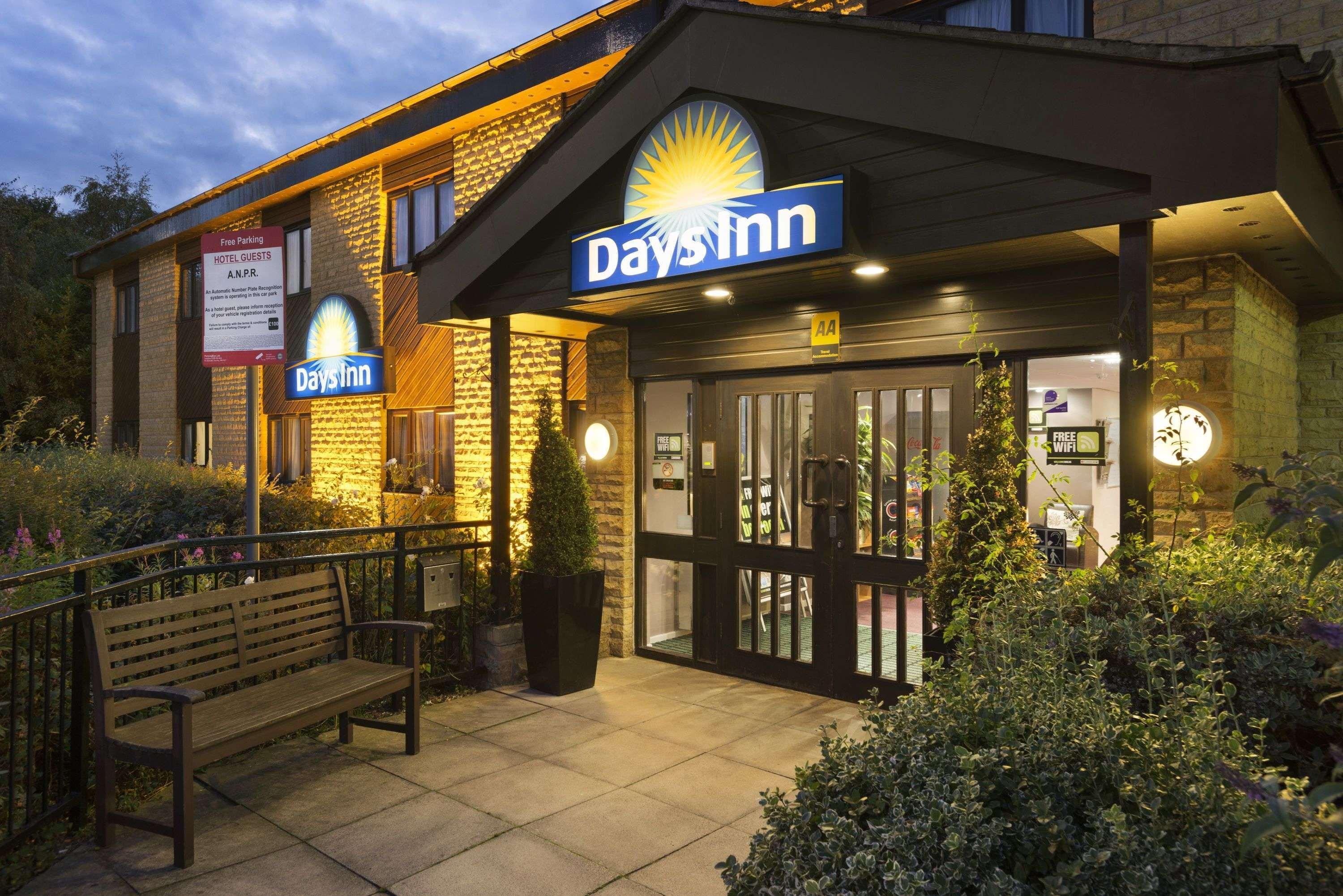 Days Inn Bradford M62 Esterno foto