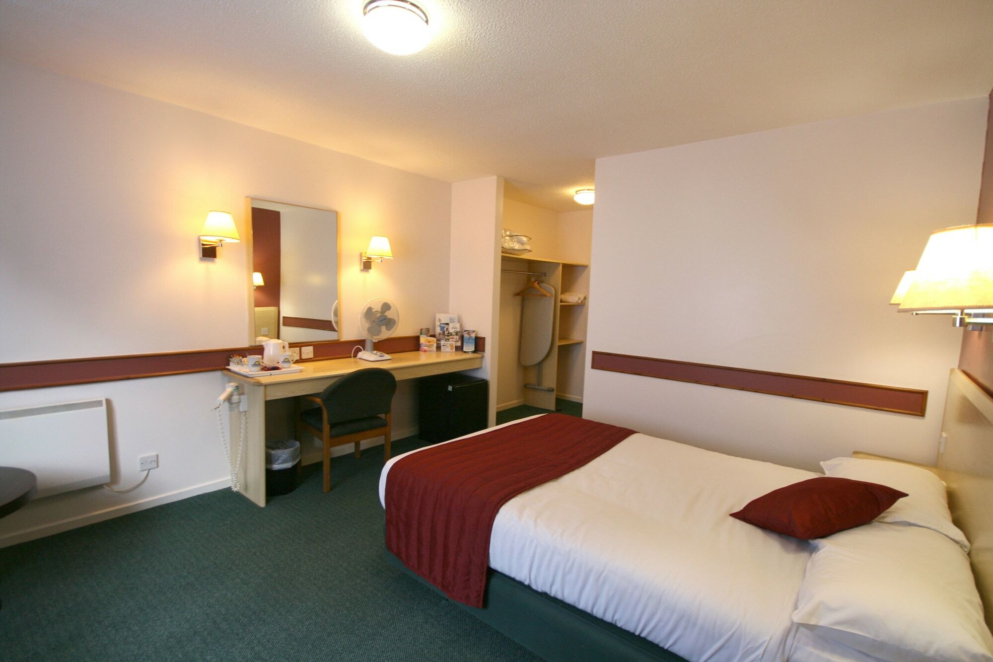 Days Inn Bradford M62 Esterno foto